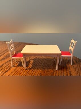 Renwal dollhouse kitchen table and chair set